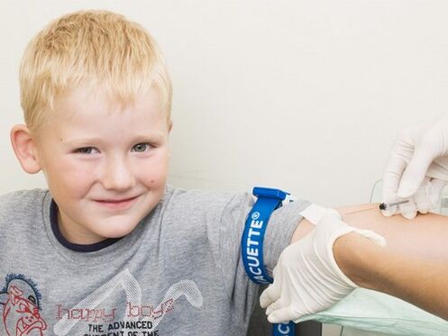 The child donates blood for analysis in case of suspected infection with parasites