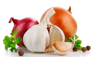 Treatment of parasites with onions and garlic